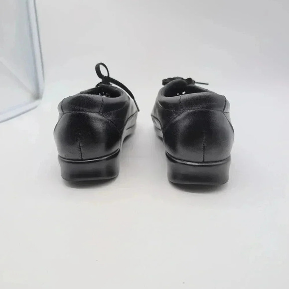 Traveler Athletic Lace Up Shoe Black Leather sz 9 originally $185 - Picture 4 of 7